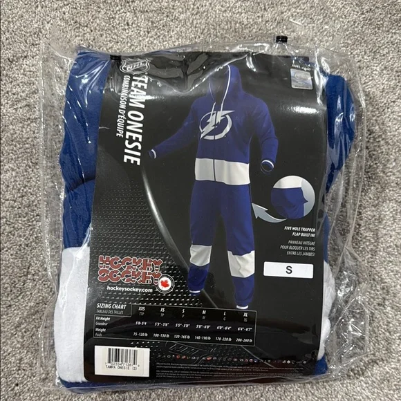 NEW NHL TAMPA BAY LIGHTNING Blue and White Team Onesie-S - Picture 1 of 1